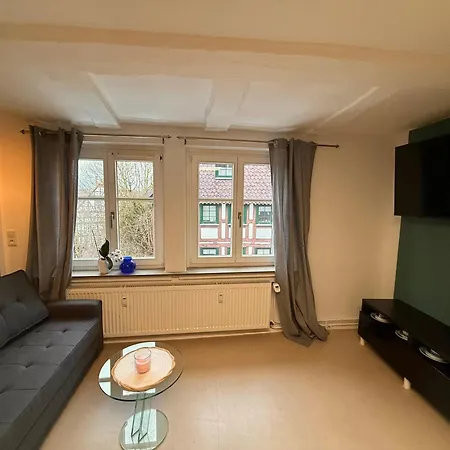 Modern Wohnen Im Fachwerkhaus Im Herzen Wolfhagens - 2 Schlafzimmer, Parkplatz - B1 *
