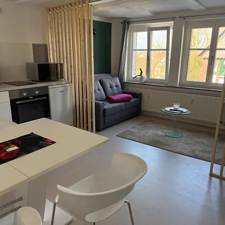 Modern Wohnen Im Fachwerkhaus Im Herzen Wolfhagens - 2 Schlafzimmer, Parkplatz - B1