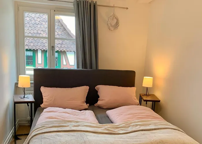 Modern Wohnen Im Fachwerkhaus Im Herzen Wolfhagens - 2 Schlafzimmer, Parkplatz Apartament *